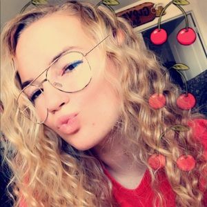 Meet your Posher, Savannah